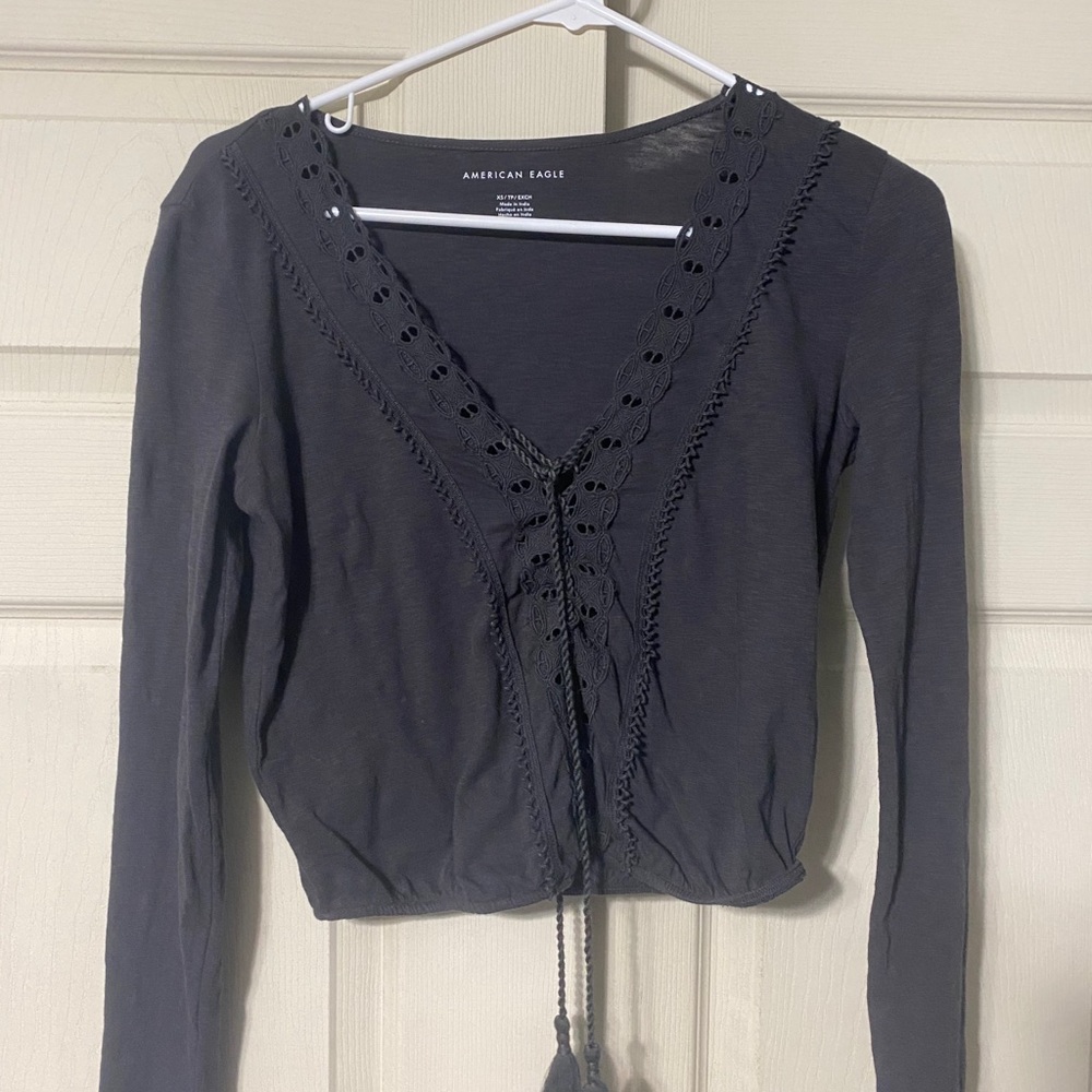 Cute long sleeve american eagle shirt